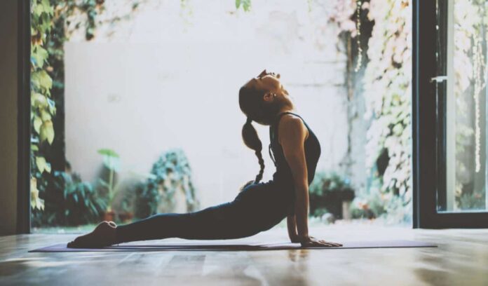 9 poses de yoga asanas pour vous aider à perdre du poids rapidement