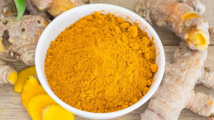 Turmeric is a golden spice for your hair! Know 5 benefits and how to use it