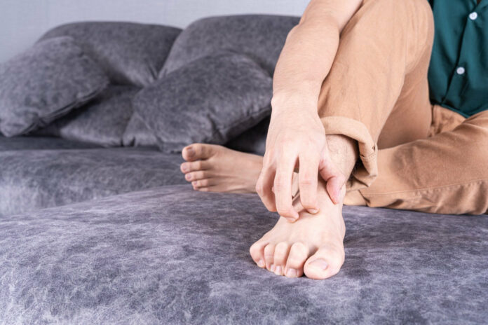 Diabetic Foot Itch: Causes, Symptoms, and Remedies
