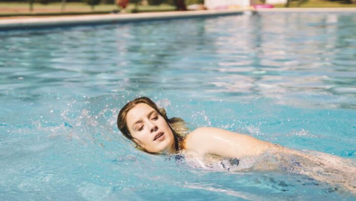 Is swimming during pregnancy safe for mothers-to-be?