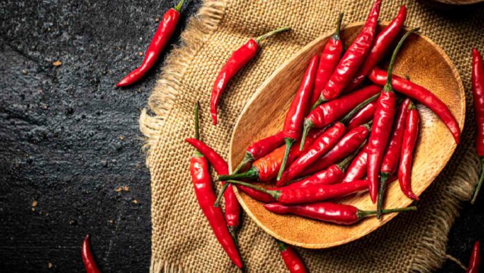 Spice up your diet with cayenne pepper for these 6 reasons!