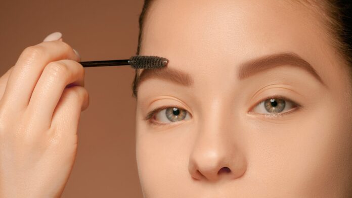 Best eyebrow growth serum: Top 6 picks for you!