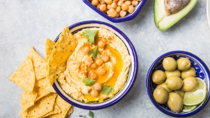 Hummus recipe: Learn how to make this delicious dip at home