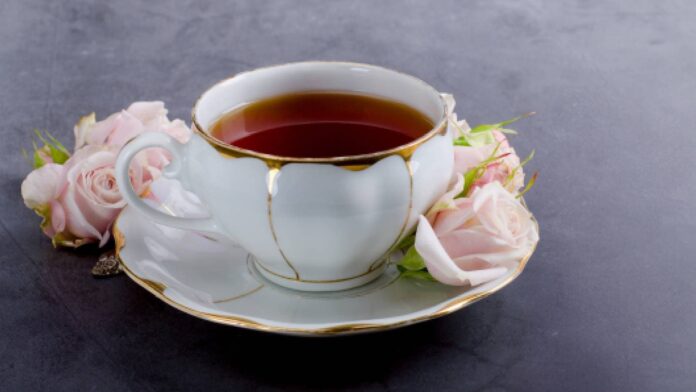 5 rejuvenating health benefits of rose tea