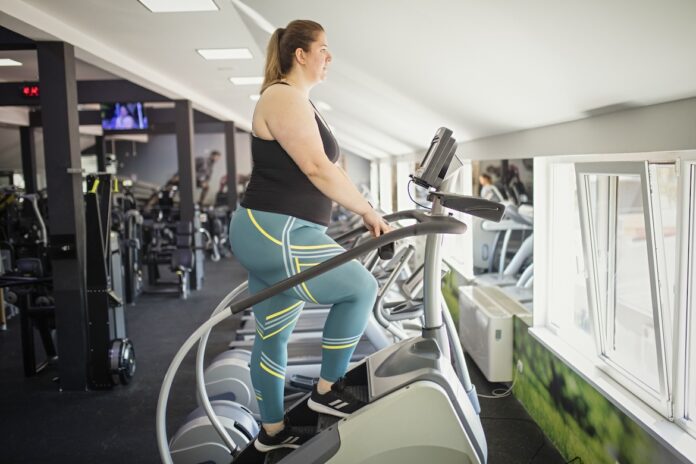 Are Spin Bikes or Stair Climbers the Better Gym Machine for Strong, Sculpted Legs? Here’s What Experts Have To Say
