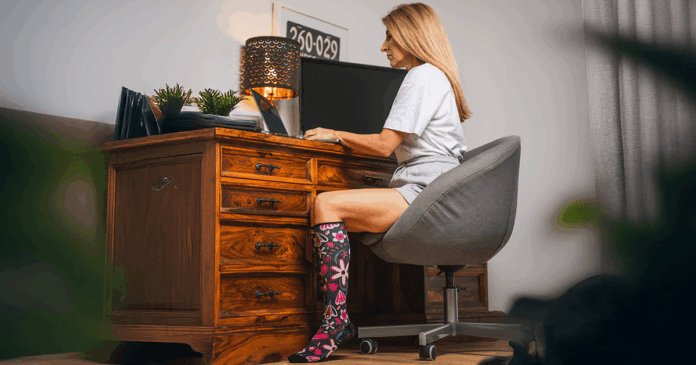 Workday Comfort: When to Choose Compression Socks vs. EasyStretch™ Socks on the Job