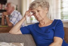 How to support a family member with dementia: 3 tips by a psychologist How to support a family member with dementia: 3 tips by a psychologist