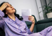 Hot flashes during your period? A gynaecologist explains why it happens and how to manage it Hot flashes during your period? A gynaecologist explains why it happens and how to manage it