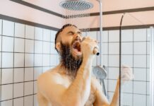 How Baths and Showers Affect Blood Sugar for People Living with Diabetes Person with diabetes showering